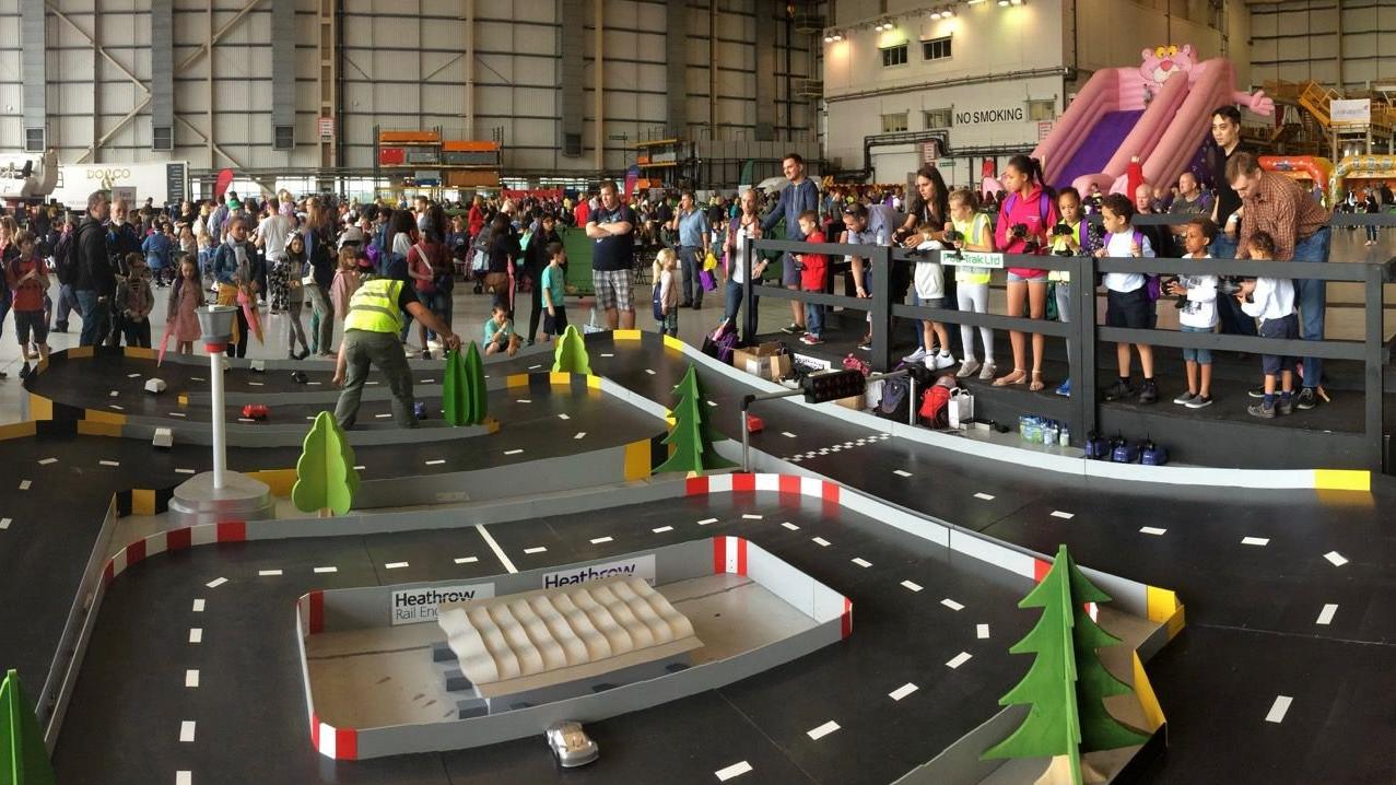 Pista de Corridas R/C - Dia em Família